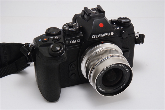 オリンパス単焦点レンズ M・ZUIKO DIGITAL ED12ｍｍ F2.0