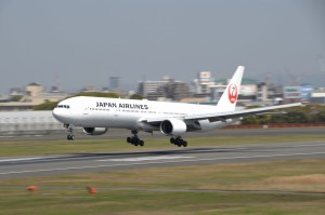 大阪国際空港３２Ｌ大型機