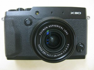 フジフィルム　X30　ブラック