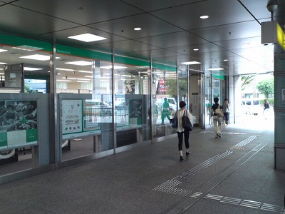 梅田2号店へのアクセス その2 地下鉄御堂筋線梅田駅より カメラ買取 販売専門店のナニワグループ