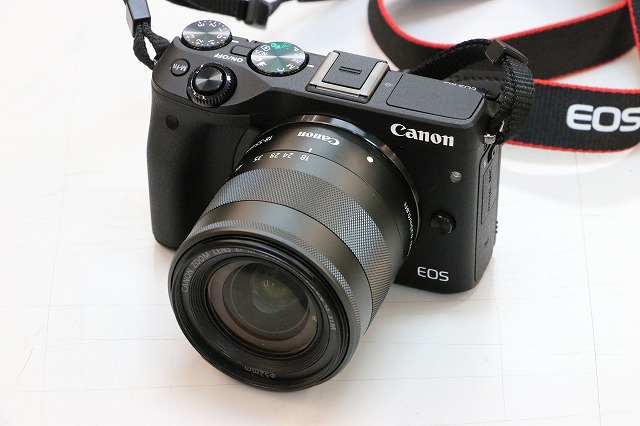 Canon EOS M3外箱はありません