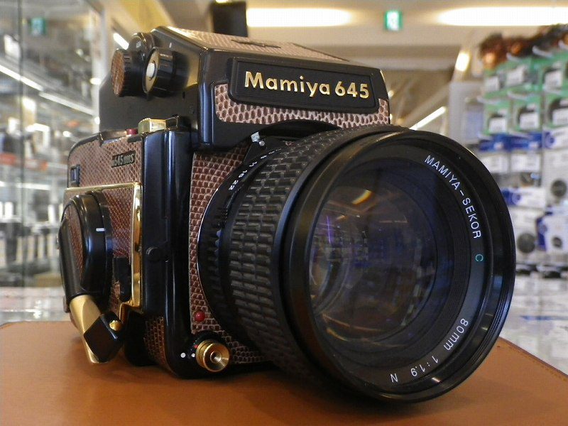 中古フイルム中型カメラ Mamiya M６４５ １０００S ゴールド ＋C80/1.9
