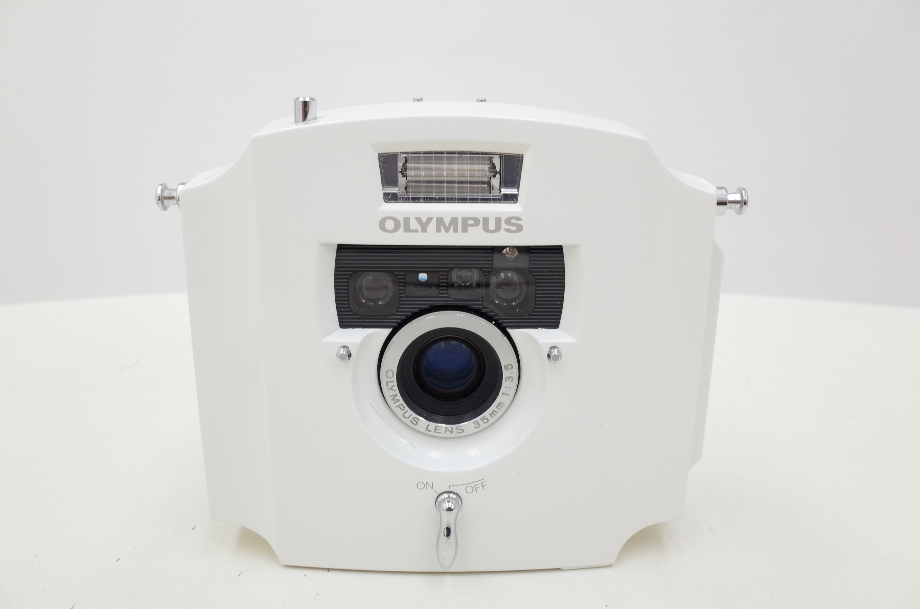 新品お買い得完動品希少20000台限定OLYMPUS Ecru フィルムカメラ フィルムカメラ