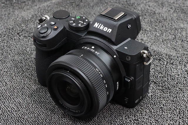 Nikon z5 ボディ　ミラーレスカメラ　ニコン