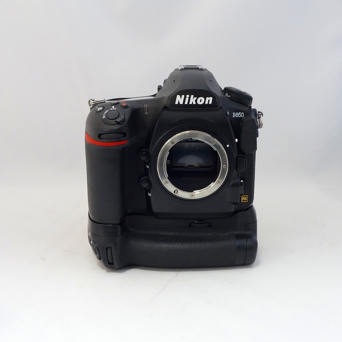 Nikon D850+MB-D18