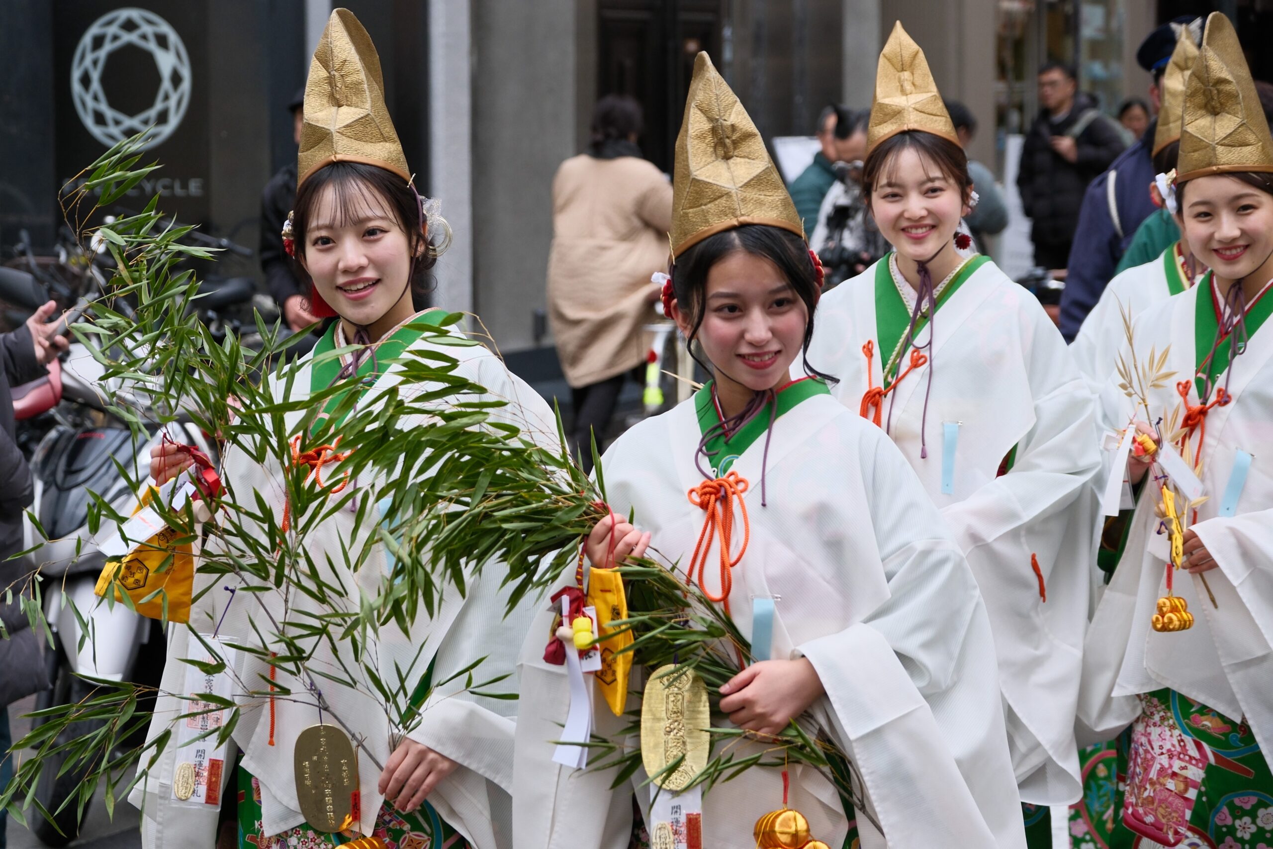 今宮戎神社 宝恵駕行列 2025 心斎橋本店への福娘招来・福笹授与